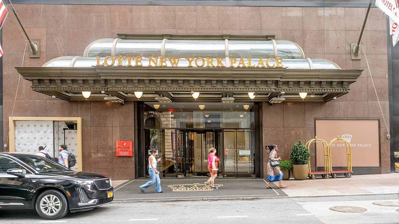 Entrance of the Lotte New York Palace hotel