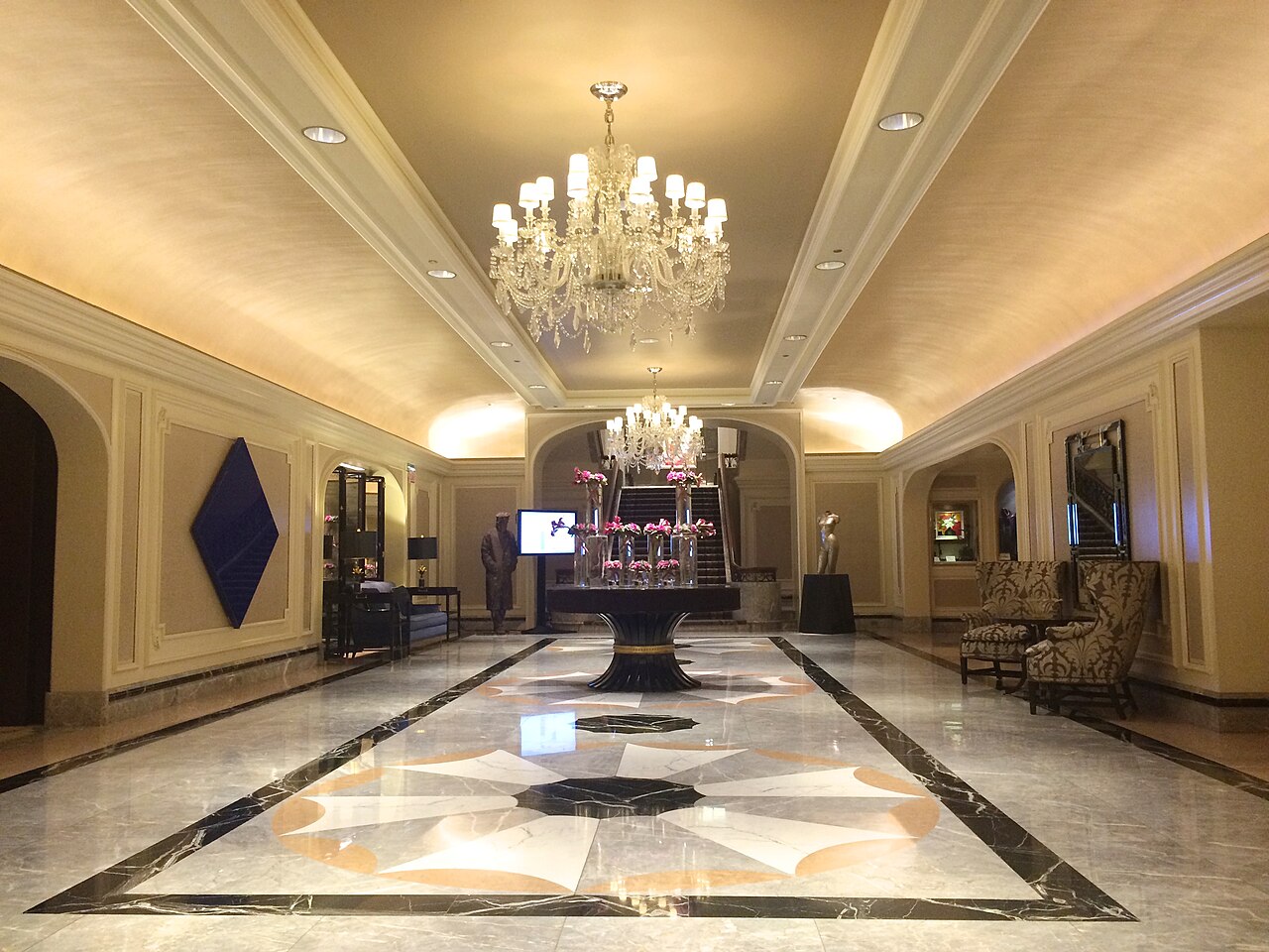 Four Seasons Hotel Chicago Review: Gold Coast Grandeur