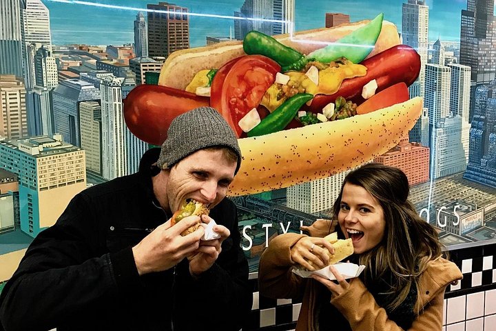 Chicago Food Tour Review: Deep Dish, Hot Dogs and the Windy City’s Best Bites